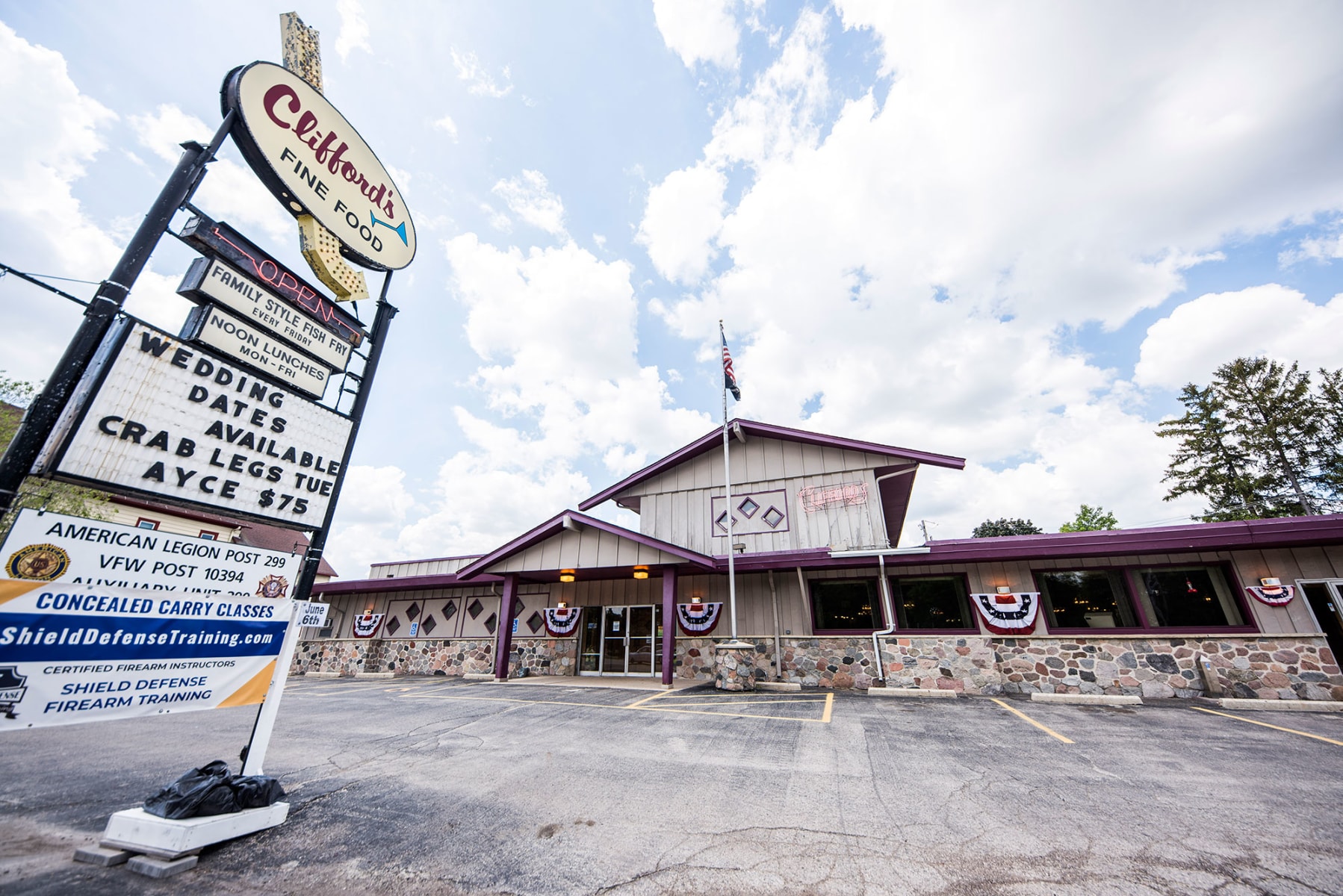 Clifford's Supper Club's vintage neon sign and building in Hales Corners